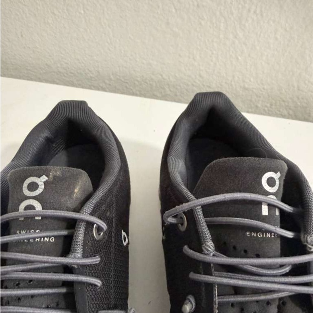 On Running cloud 5 women’s Black and White Athletic Shoes - Picture 8 of 10